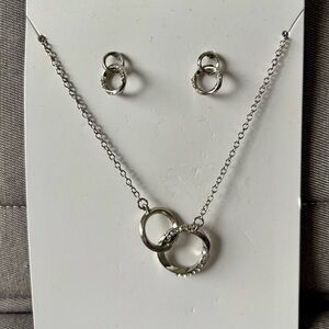 Time and Tru Silver Tone Interlocking Necklace Set